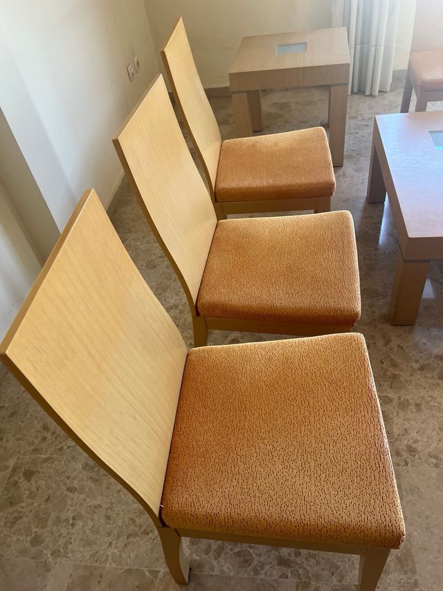 6 Sillas de comedor de madera