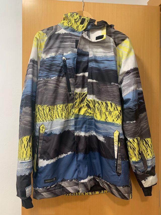 Chaqueta Quiksilver azul y amarilla
