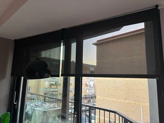 Estores enrollables negros