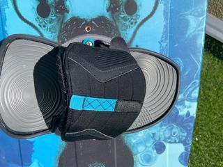 Kiteboard Slingshot Twin Tip con straps (recogida)