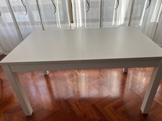 Mesa extensible blanca salón
