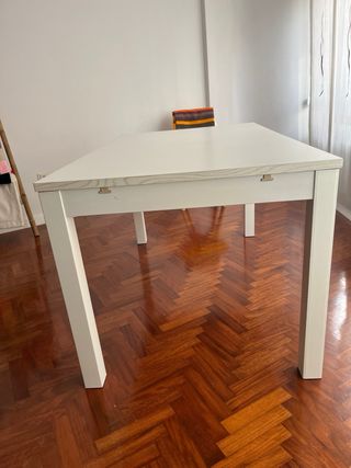 Mesa extensible blanca salón