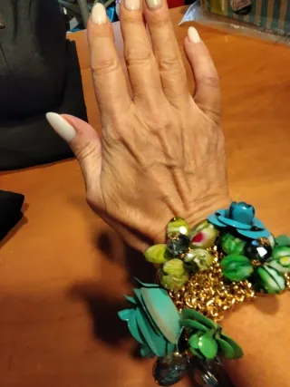 Bracciale donna con fiori e perle