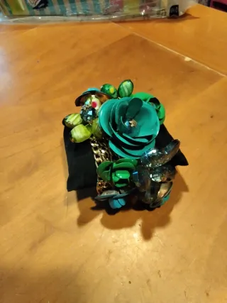 Bracciale donna con fiori e perle