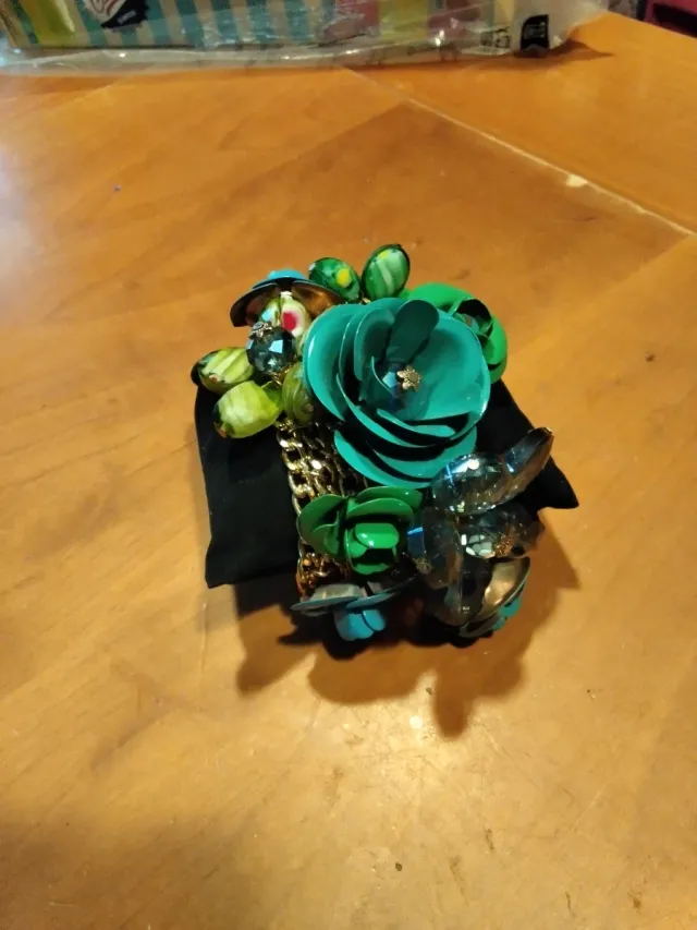 Bracciale donna con fiori e perle