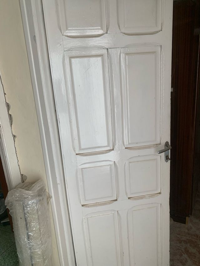 Puertas antiguas de cuarterones son diez unidades