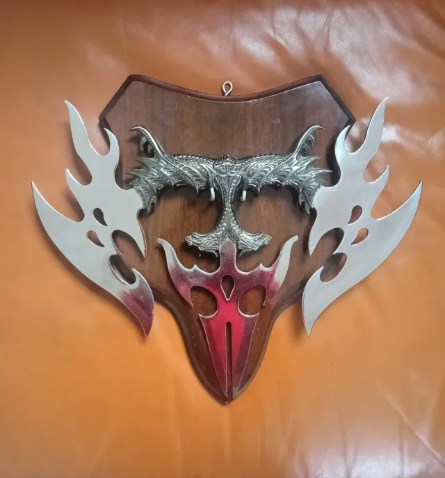 Coltello a 3 punte decorativo da parete