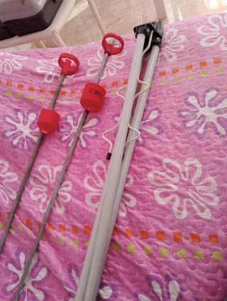 Tridope y 2 pinchos para cañas de pescar