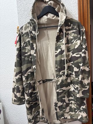 Chaqueta militar con capucha Talla S/M nueva