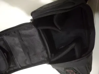 Zaino nero a tracolla per fotocamera reflex