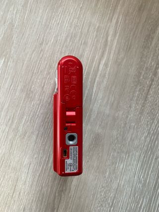 Cámara Digital Olympus T-100 Roja