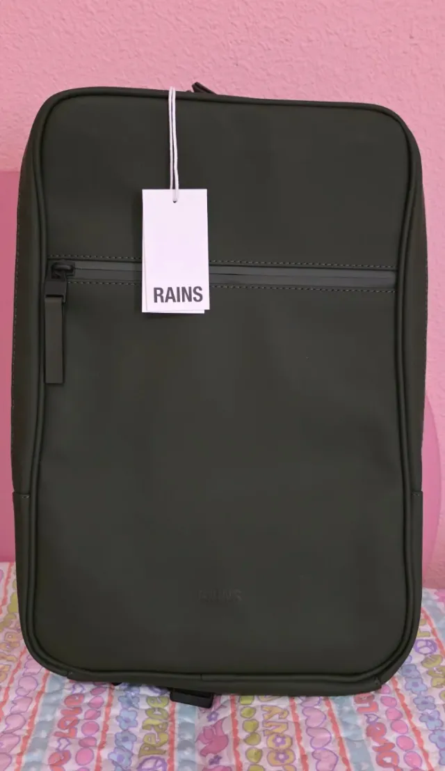 Mochila marca RAINS Impermeable Unisex