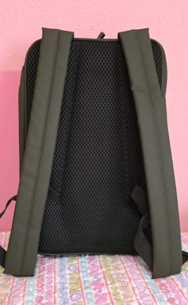 Mochila marca RAINS Impermeable Unisex