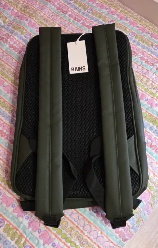 Mochila marca RAINS Impermeable Unisex