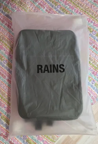 Mochila marca RAINS Impermeable Unisex