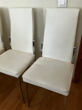 Juego de 4 sillas de comedor blancas