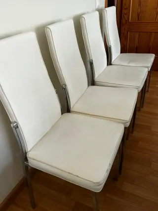 Juego de 4 sillas de comedor blancas