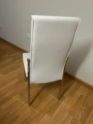 Juego de 4 sillas de comedor blancas