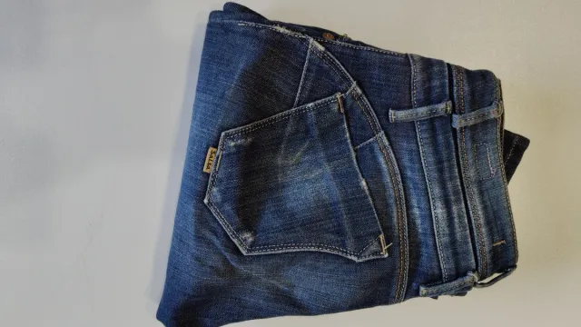 Pantalón vaquero Salsa azul,push up