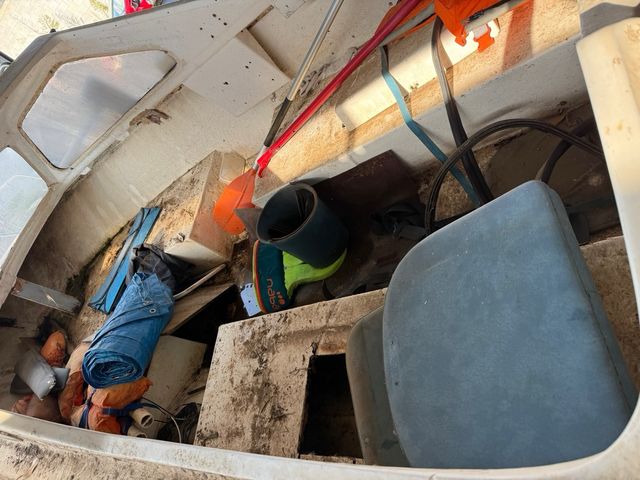 Barco Taylor 49 para restaurar.