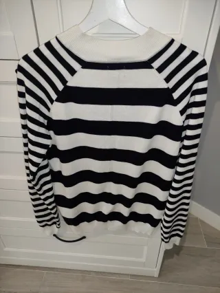 Jersey Rayas V-Neck Hombre Talla M