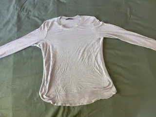 Camiseta Zara manga larga gris detalles plateados