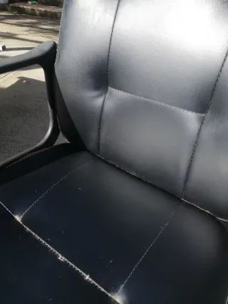 Sillas de escritorio giratorias precio de las dos.