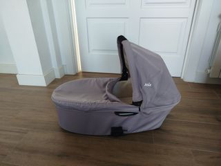 Carrito de bebé + capazo marca Joie color  gris