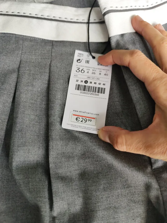 Pantalones anchos Stradivarius grises