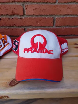 Gorras racing variadas