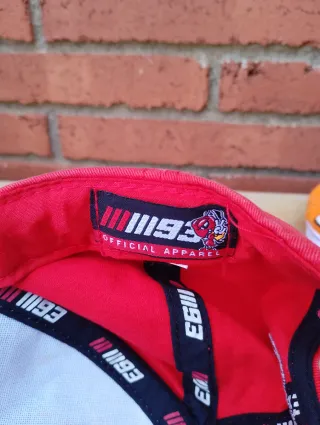 Gorras racing variadas