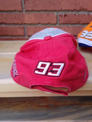 Gorras racing variadas