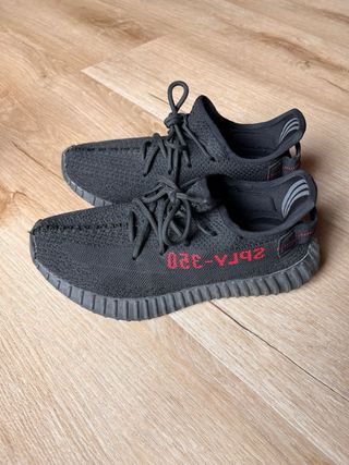 Adidas Yeezy Boost 350 V2 Nero Rosso