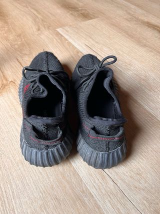 Adidas Yeezy Boost 350 V2 Nero Rosso
