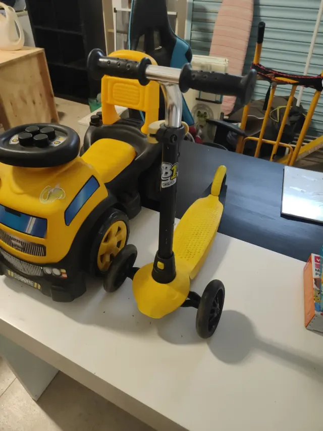 Vehículos niños pequeños