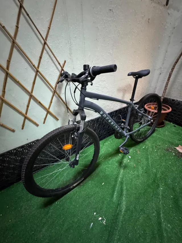 Bicicleta Rockrider gris