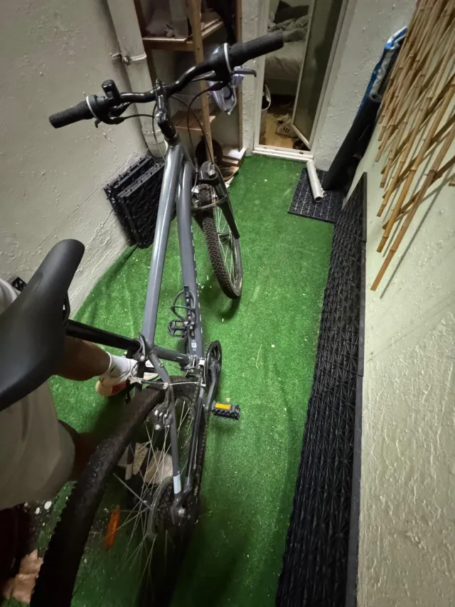 Bicicleta Rockrider gris