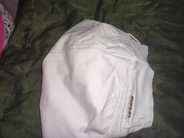 Pantalones colombianos levanta cola blancos