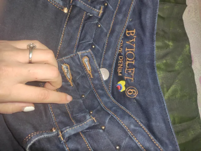 Pantalones colombianos levanta cola blancos