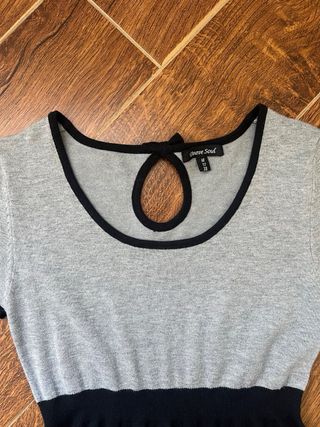 Vestido corto gris y negro Talla M con bolsillos