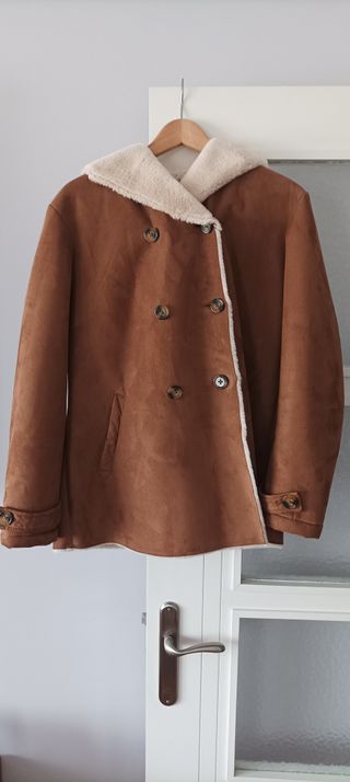 Chaqueta borrego con capucha