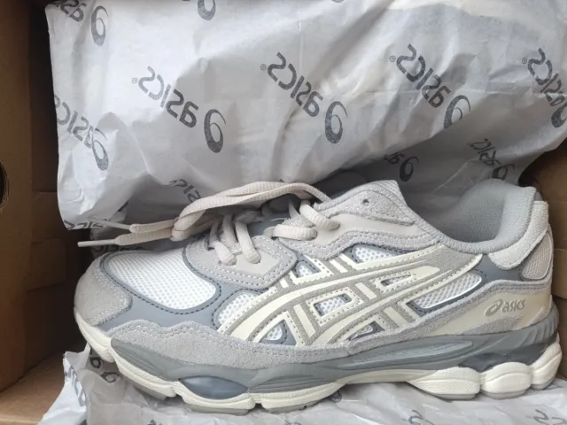 Asics Gel NYC Gris y Blanco