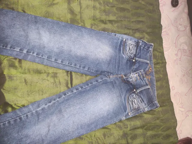 Pantalones colombianos levanta cola