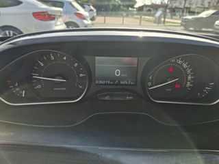 Peugeot 208 TechEdition 82cv gasolina 5 puertas