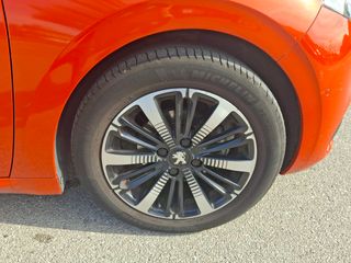 Peugeot 208 TechEdition 82cv gasolina 5 puertas