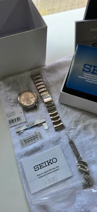 Reloj Seiko ref.ccc769p1 Plata y Blanco