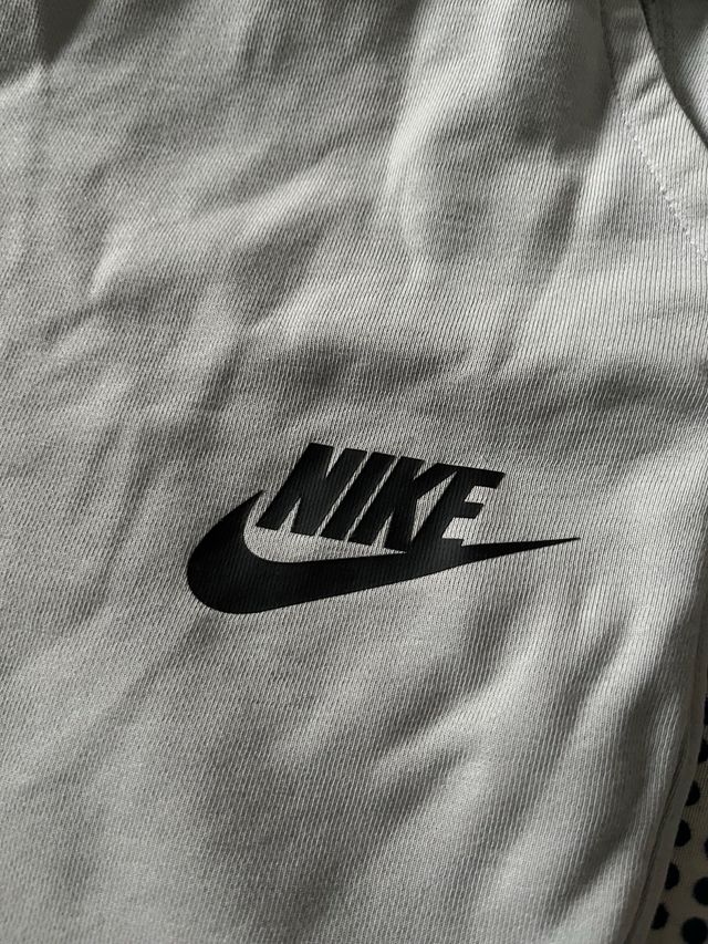 Pantalón Nike Tech Fleece Beige/Gris