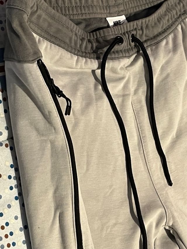 Pantalón Nike Tech Fleece Beige/Gris