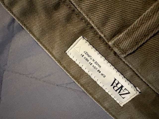 Vaqueros acampanados verde oliva