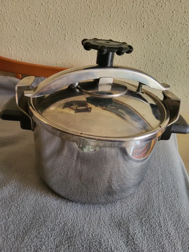 Olla Express Magefesa